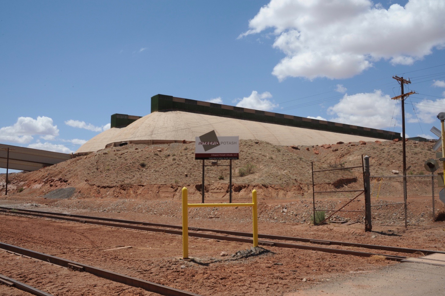 21: Intrepid Potash evaporation pond near Moab, Utah, USA. Blue