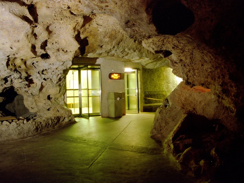 tourist cave