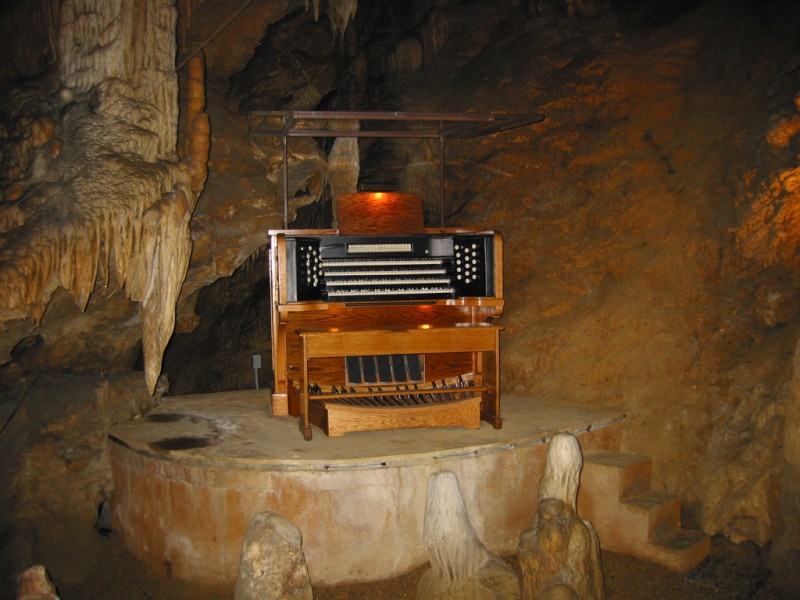 tourist cave