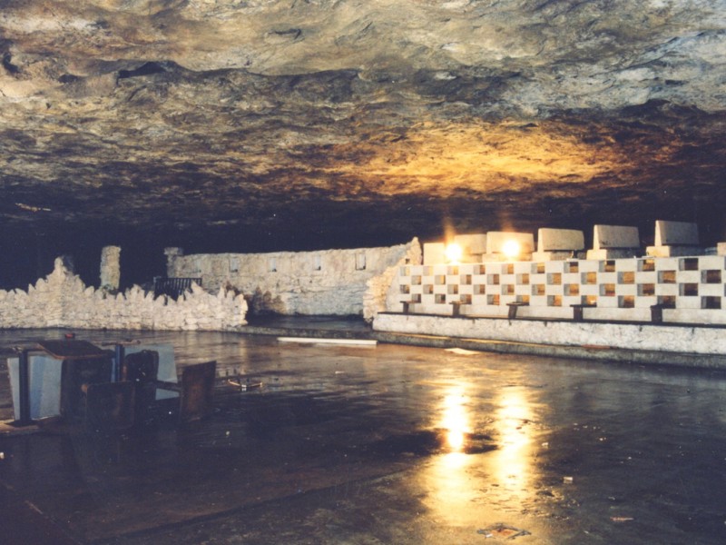 tourist cave
